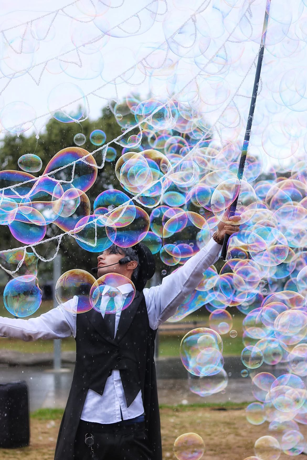バブルショーのパフォーマンス写真 3