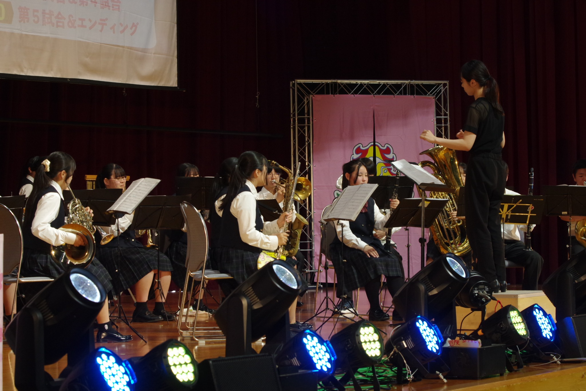 昨年の五條ふぇすで学生たちが吹奏楽演奏を披露する様子